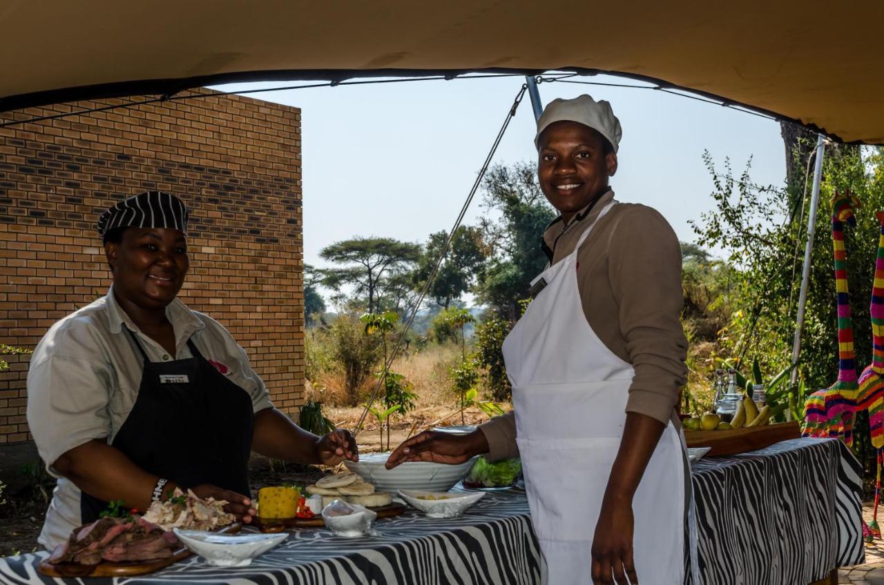 Tlouwana Camp Villa Kasane Bagian luar foto